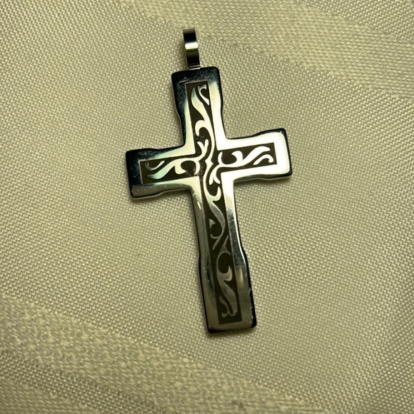 Source Unknown Jewelry - ETCHED Cross Pendant